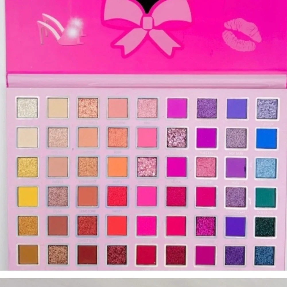 Barbie‎ Grabella Barbie Girl Eyeshadow Palette NEW 💜